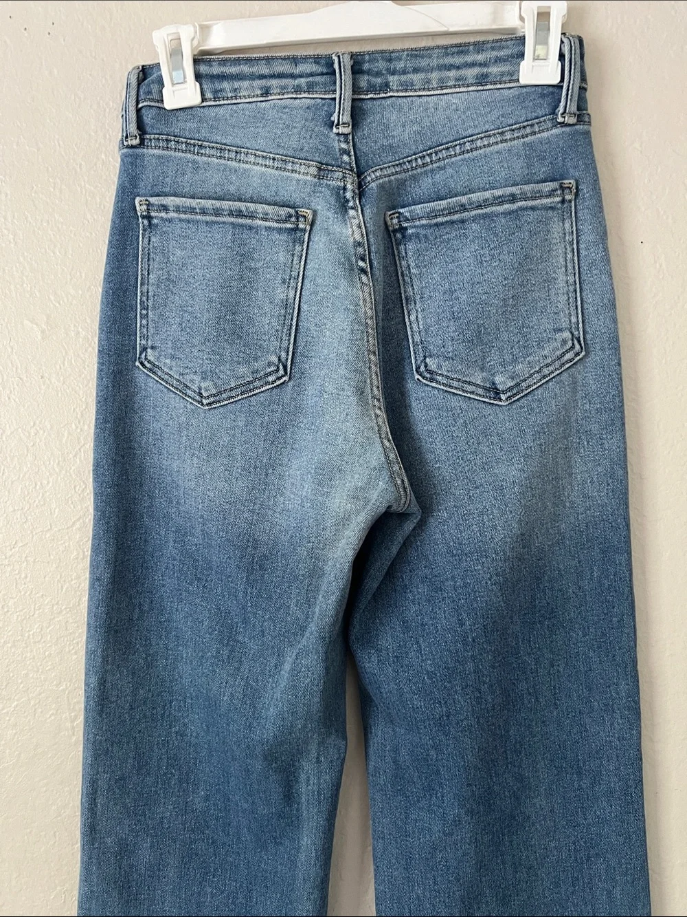 Like New! JUST DENIM The Patch Pocket Wide Leg Medium Blue Size 25
